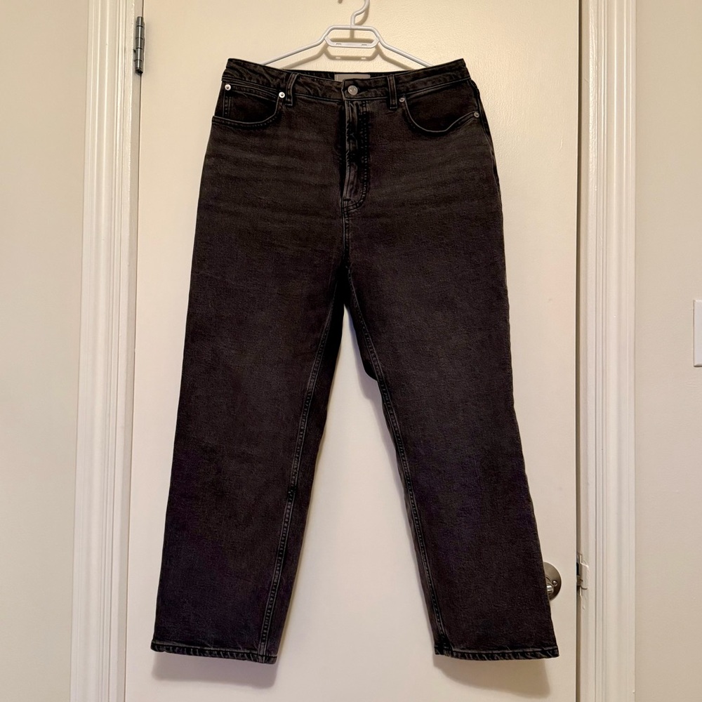 Everlane Straight Leg Jeans in Washed Black